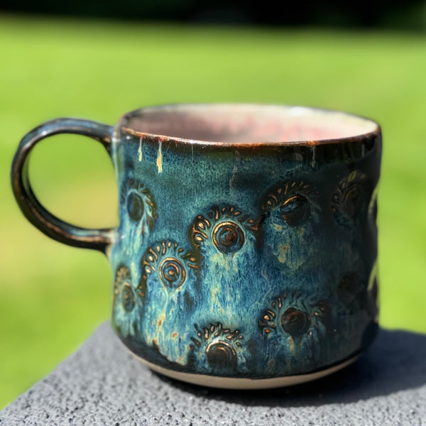 Peacock textured mug