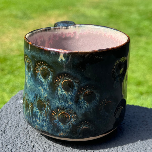 Peacock textured mug