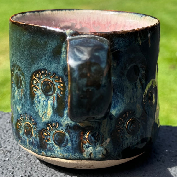 Peacock textured mug