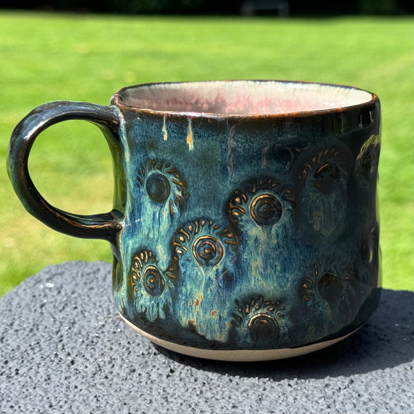 Peacock textured mug