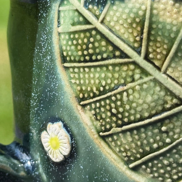 Leafy Green textured mug