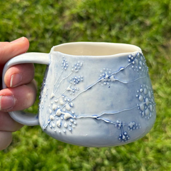 Blue porcelain small mug (slip trailed) 2