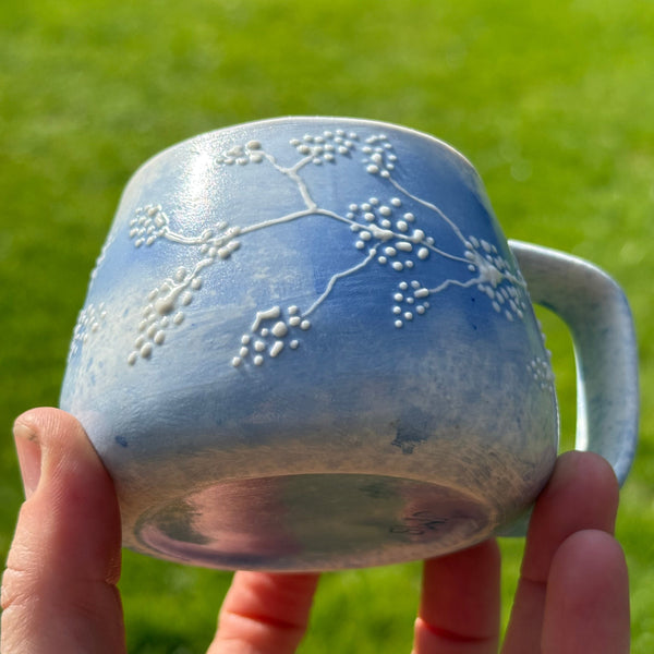 Blue porcelain small mug (slip trailed)