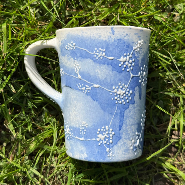 Blue porcelain mug (slip trailed) 2