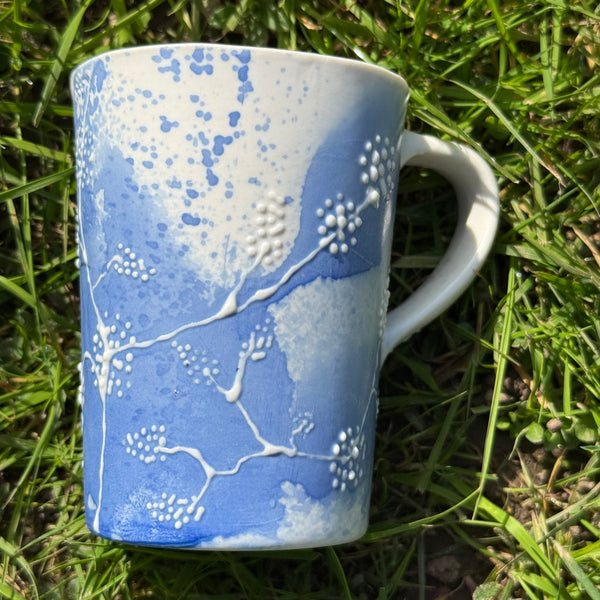 Blue porcelain mug (slip trailed) 2